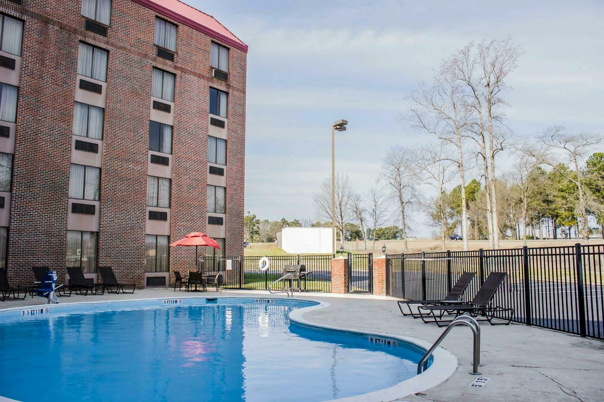 Comfort Inn Near Rocky Mount Sports Complex Exterior photo